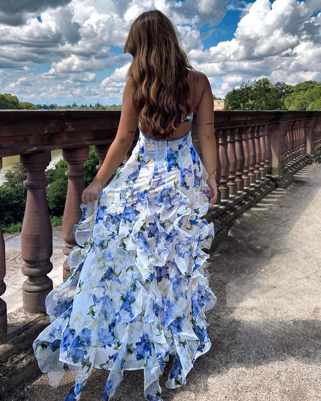 Uri | Robe midi à fleurs avec volants