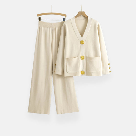 Francine | Ensemble en tricot chic à boutons dorés