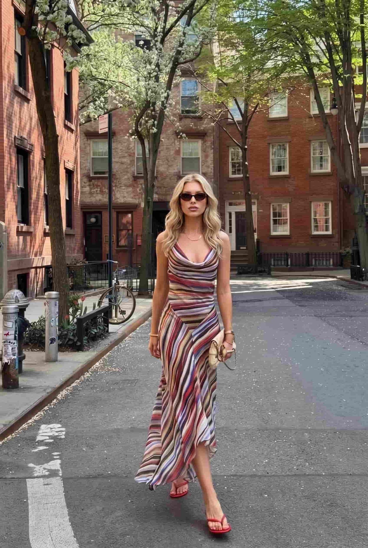 Robe Maxi Rayée à Col Swing