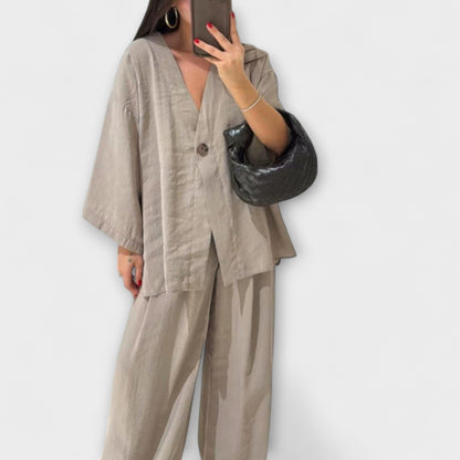 Jacqueline | Ensemble décontracté Top V et Pantalon