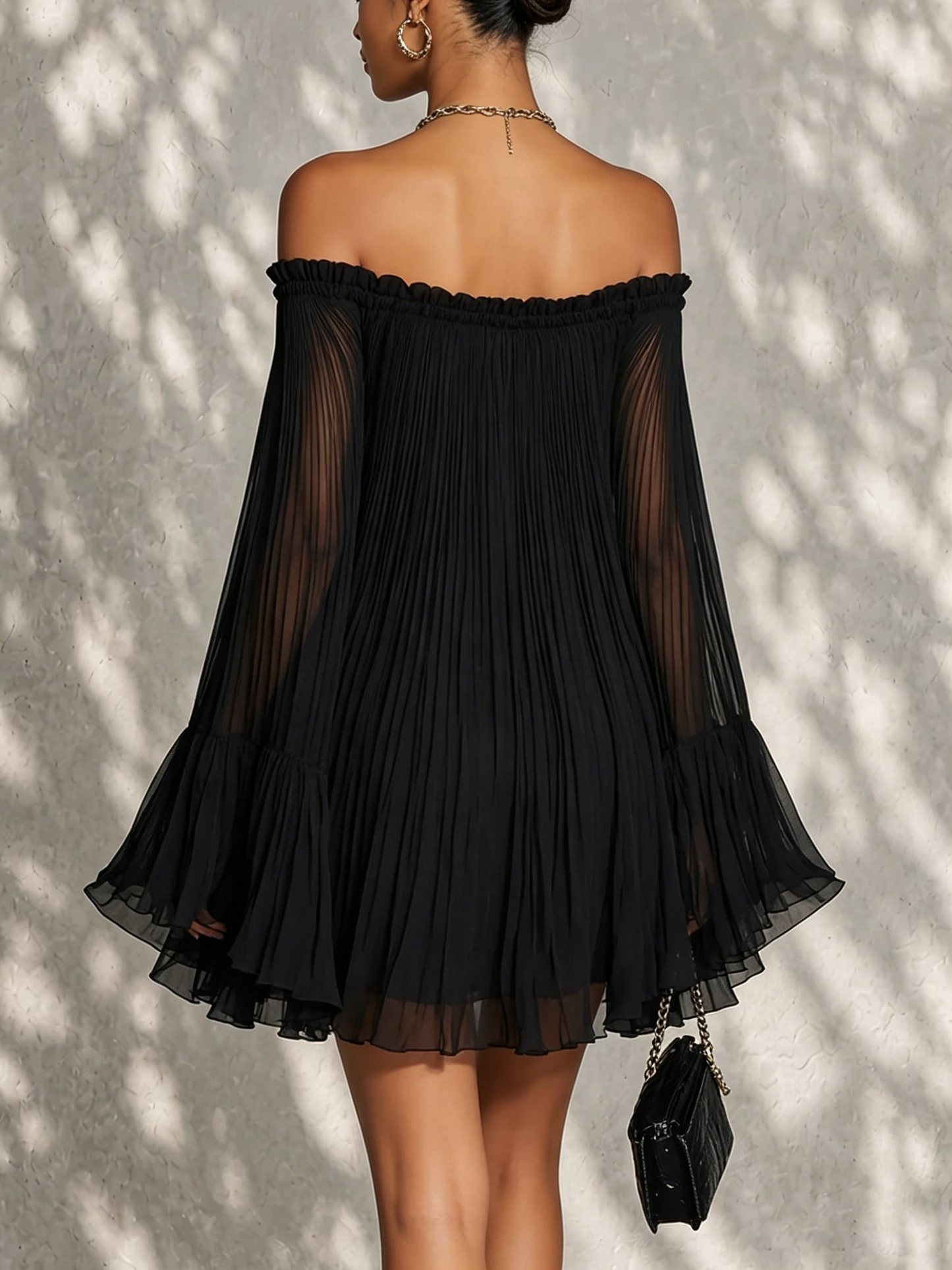 Zélie | Mini Robe Noire, Manches Cloche et Volants