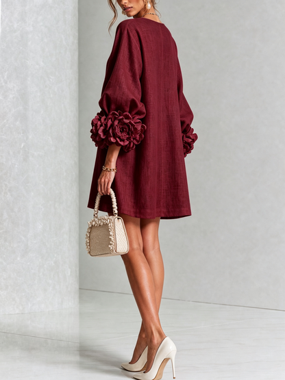 Robe Amara Mini Élégante à Boutons Floraux