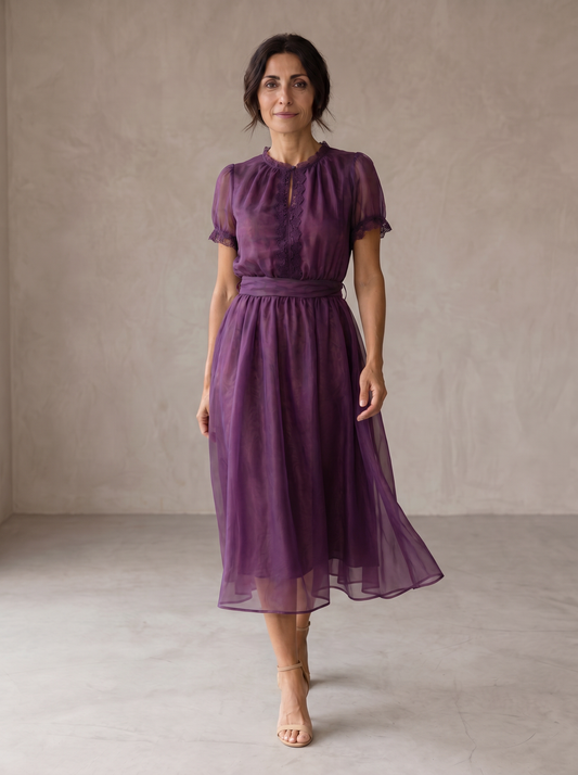Flavia | Robe Maxi avec décolleté en goutte et dentelle en chiffon